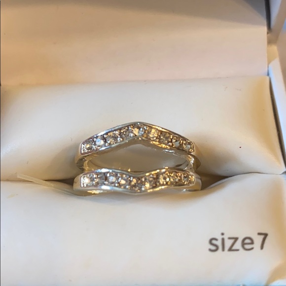 Ring - Picture 3 of 3